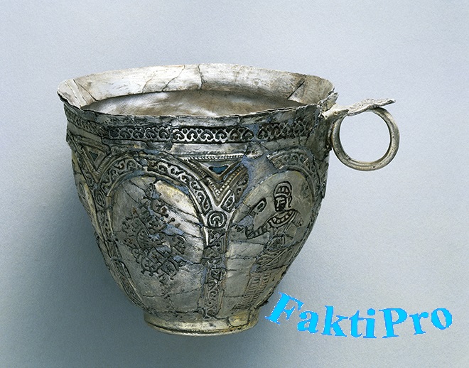 Половецкая серебряная чаша