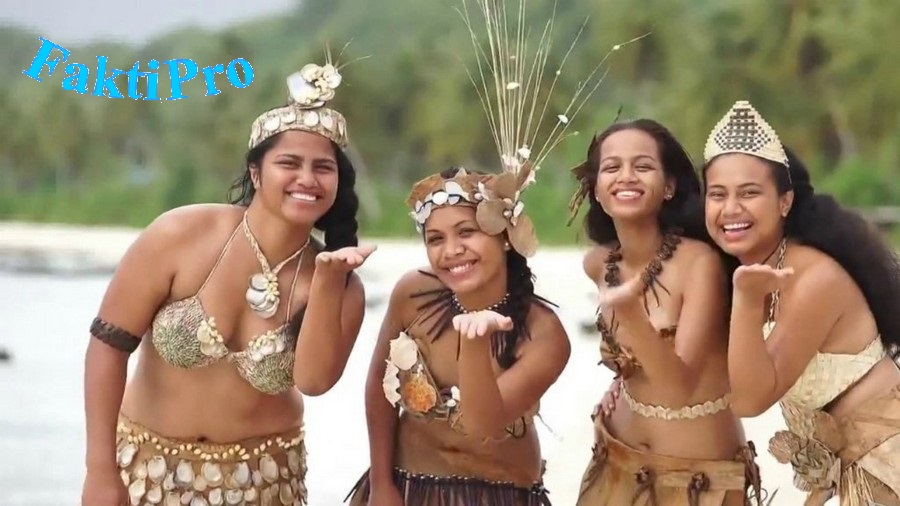 Девушки с острова Науру