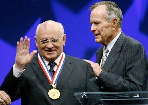 Горбачев и Филадельфийская Медаль Свободы