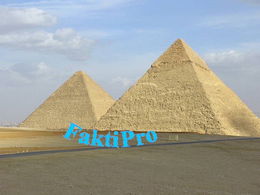 Кенотаф Египет в виде пирамид